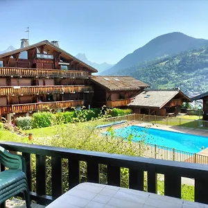 Meublé Avec Vue Sur Les Montagnes Et Piscine L'été Appartement